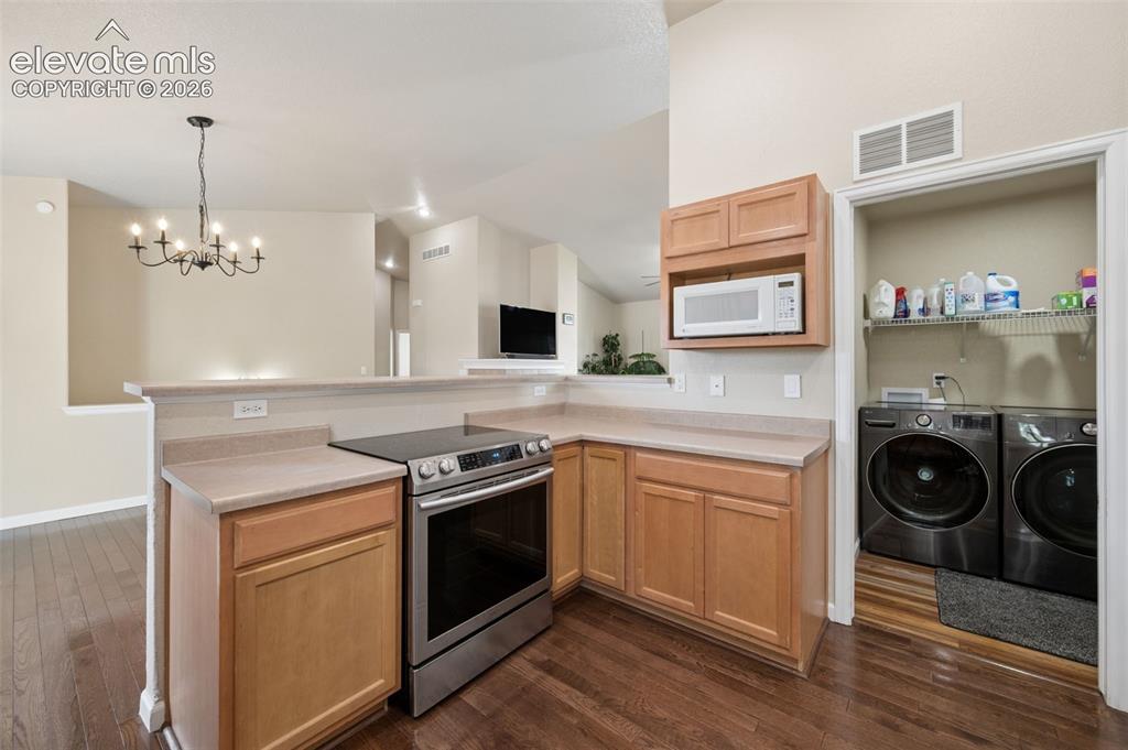 Image 12 of 37: Kitchen