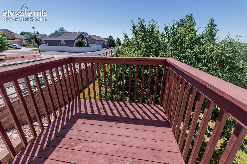 Image 20 of 28: Deck