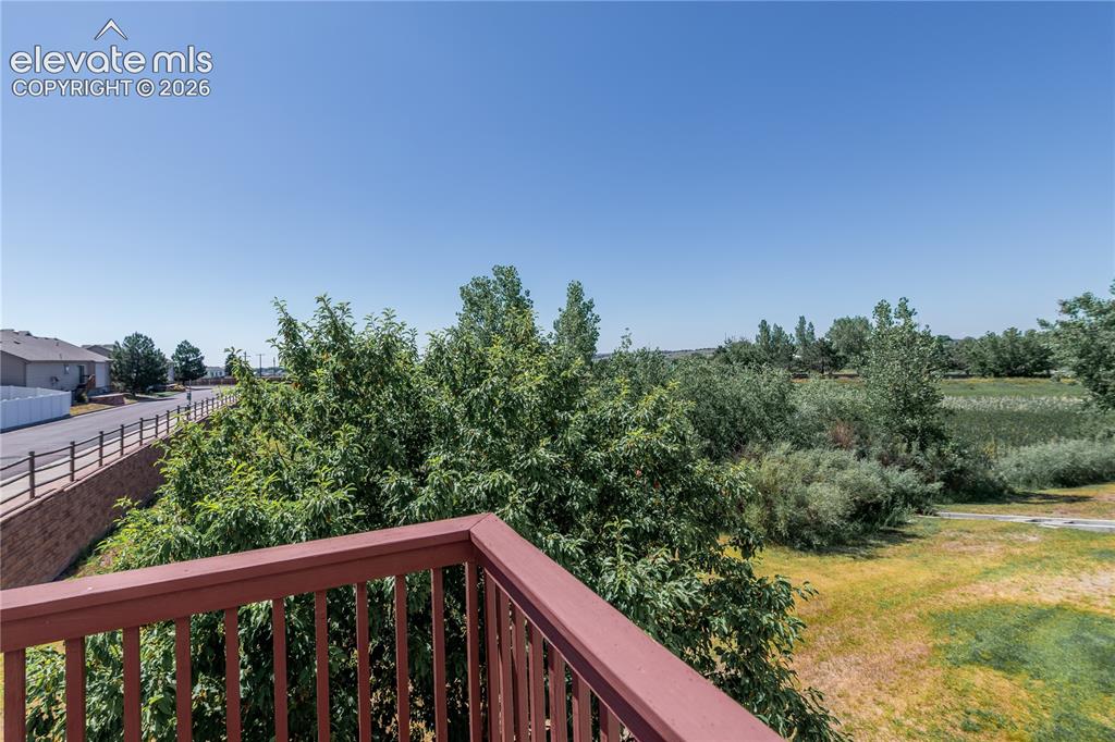 Image 21 of 28: Lot