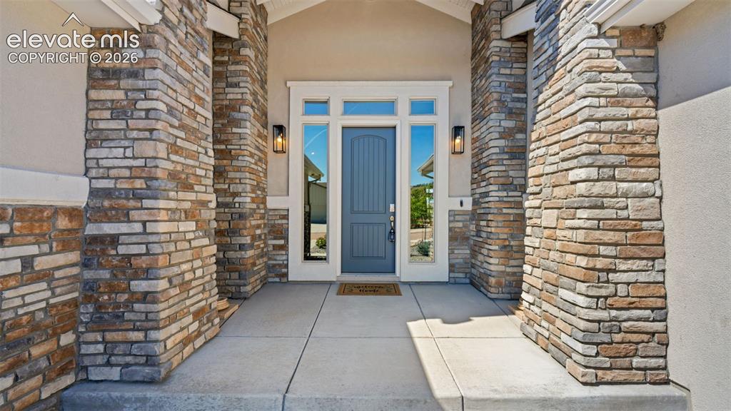 Image 4 of 49: Entry