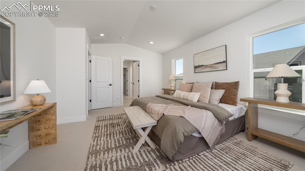 Image 10 of 31: Bedroom