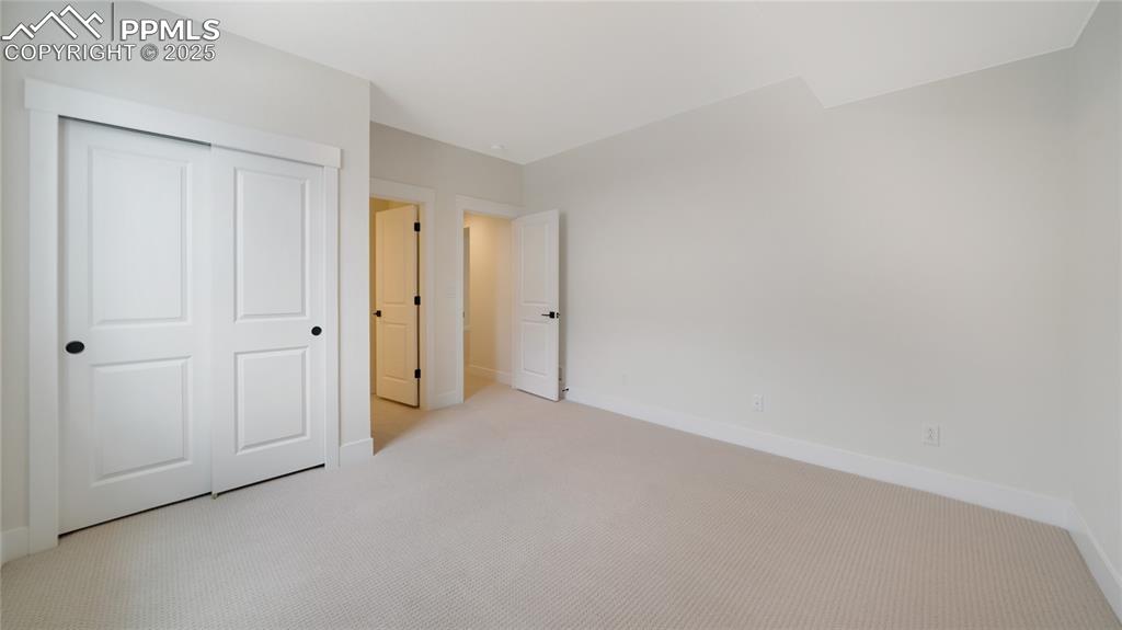 Image 22 of 31: Bedroom