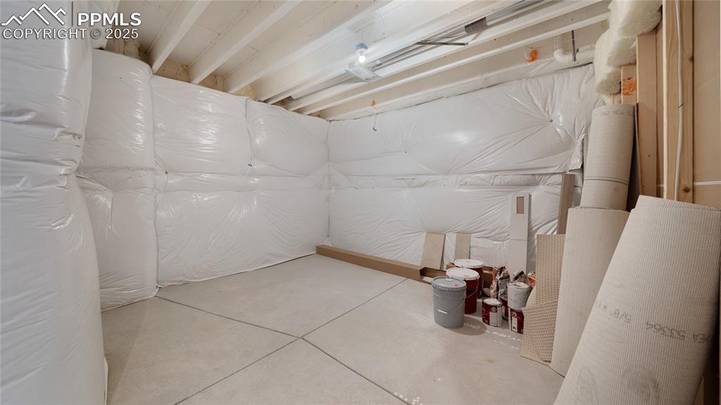 Image 27 of 31: Bathroom