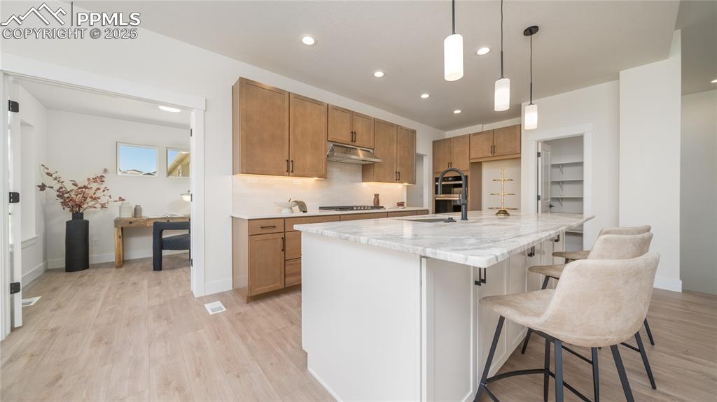 Image 6 of 31: Kitchen