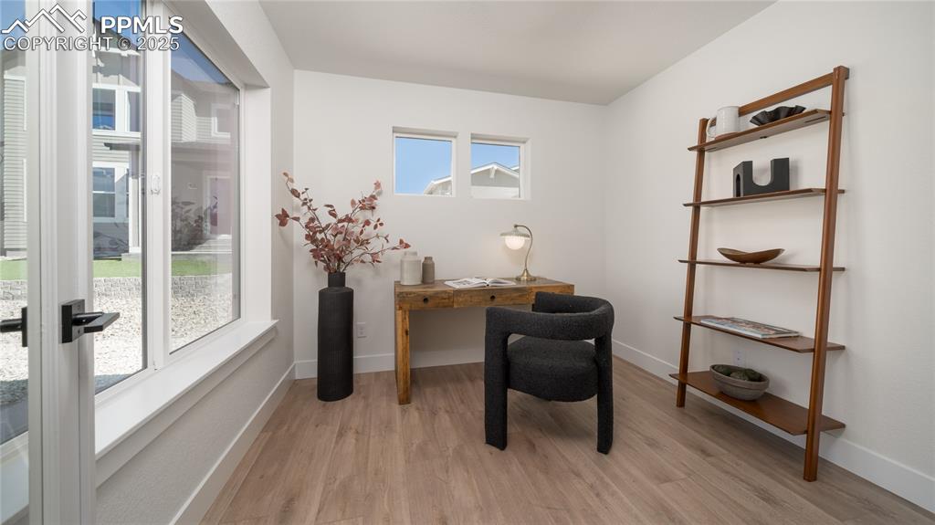 Image 8 of 31: Office