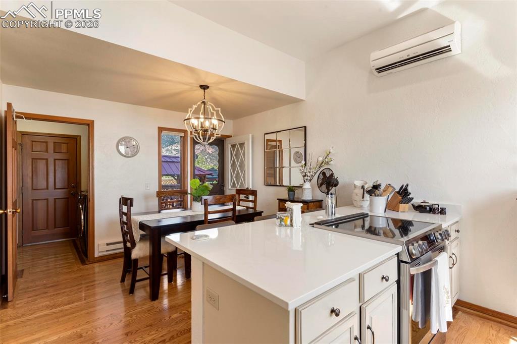 Image 8 of 21: Kitchen