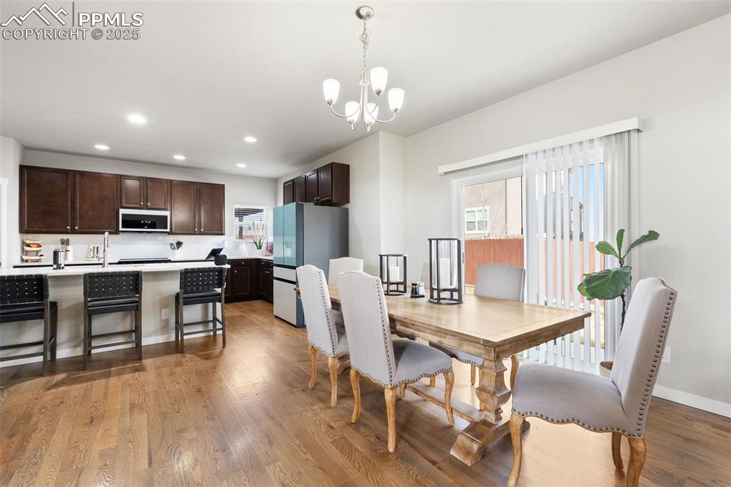 Image 11 of 48: Dining Area