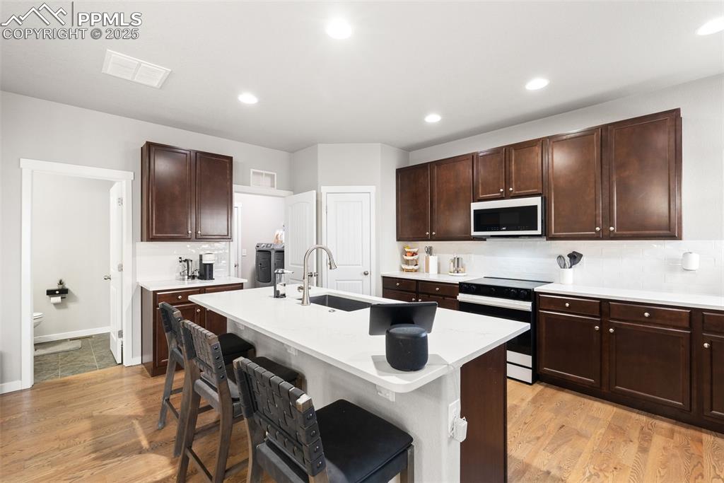 Image 13 of 48: Kitchen