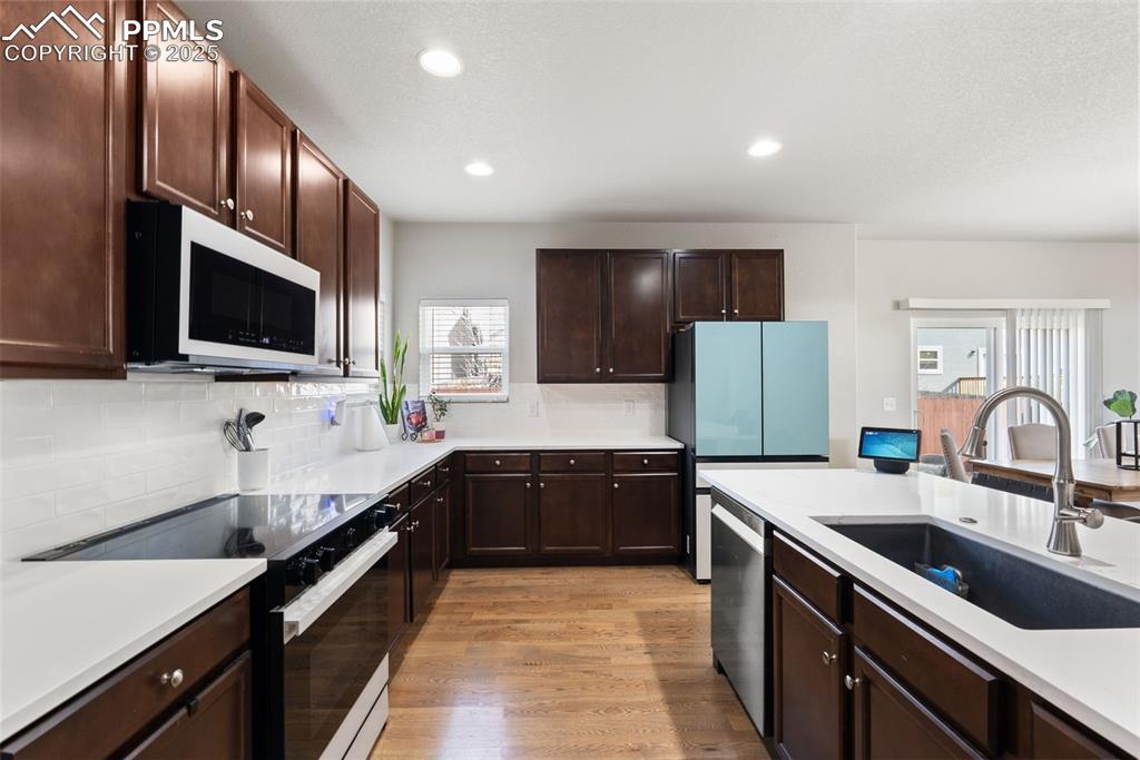 Image 14 of 48: Kitchen