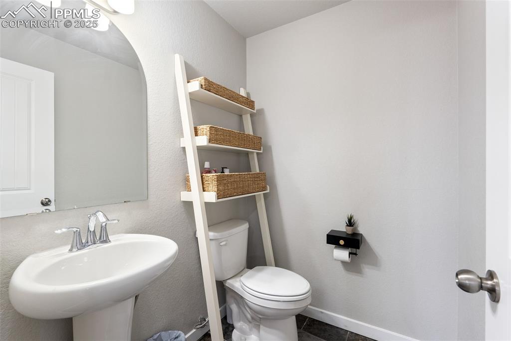 Image 17 of 48: Bathroom