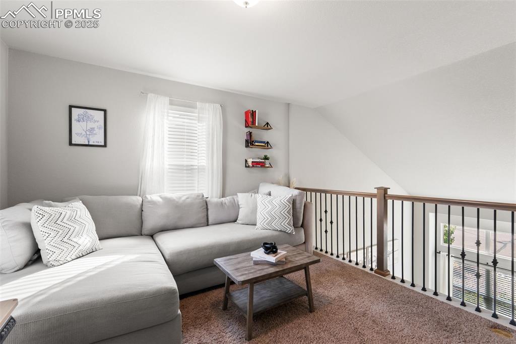 Image 19 of 48: Family Room