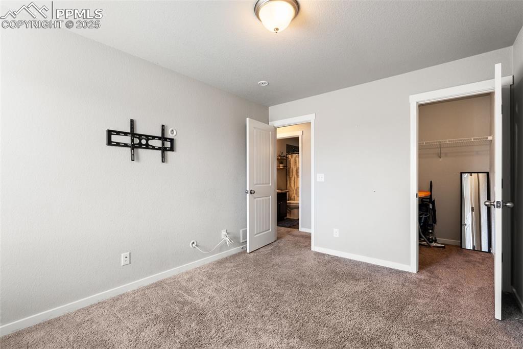 Image 31 of 48: Bedroom