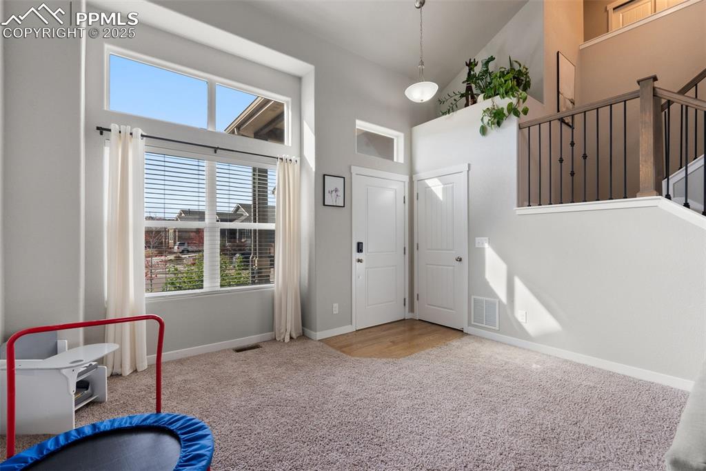 Image 4 of 48: Entry