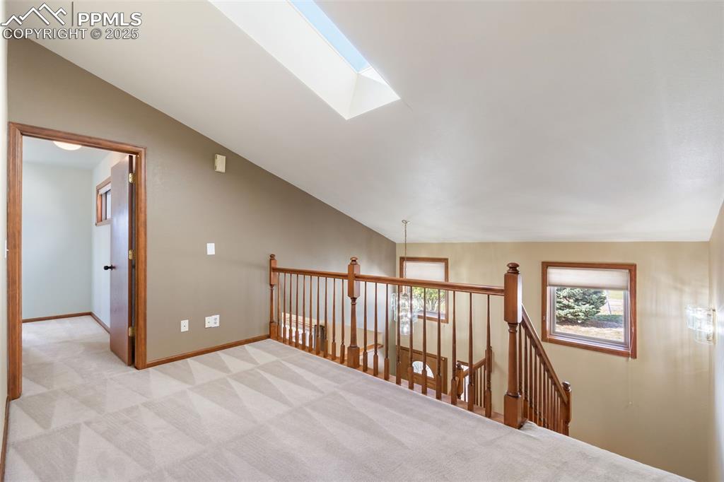 Image 23 of 50: Loft