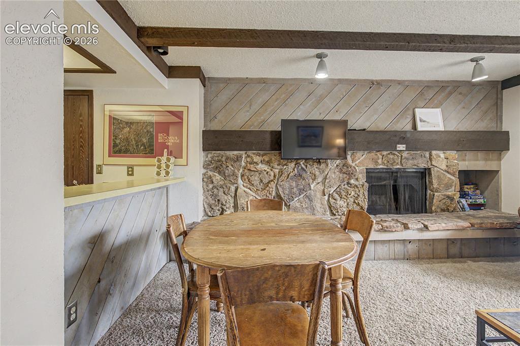 Image 14 of 35: Dining Area