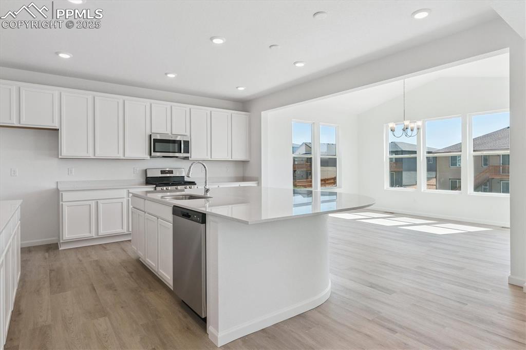 Image 8 of 21: Kitchen