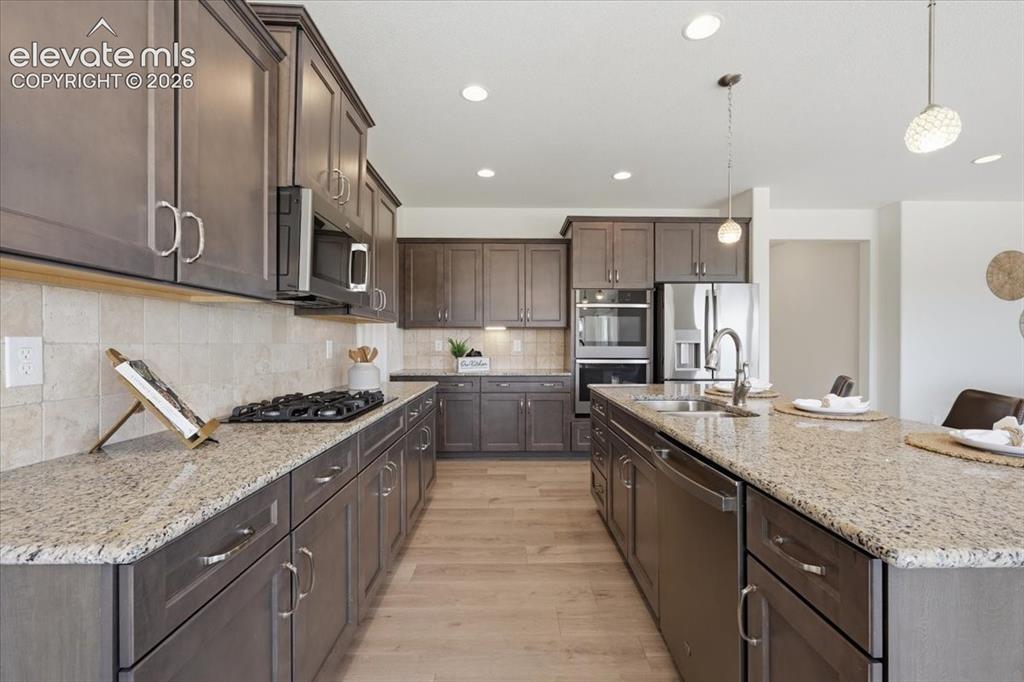Image 14 of 38: Kitchen