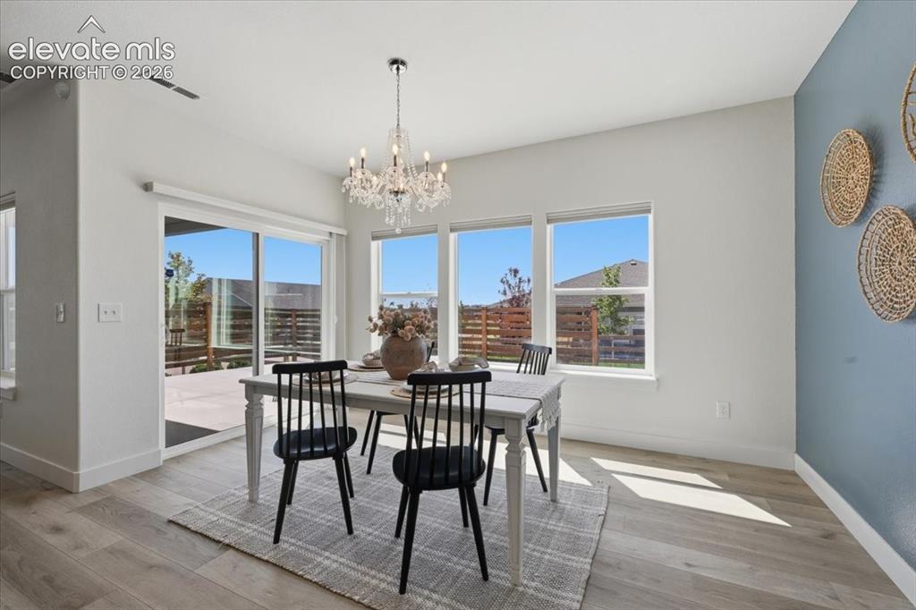 Image 15 of 38: Dining Area
