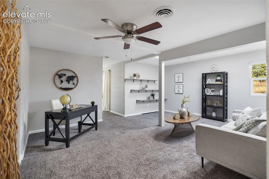 Image 8 of 21: Family Room