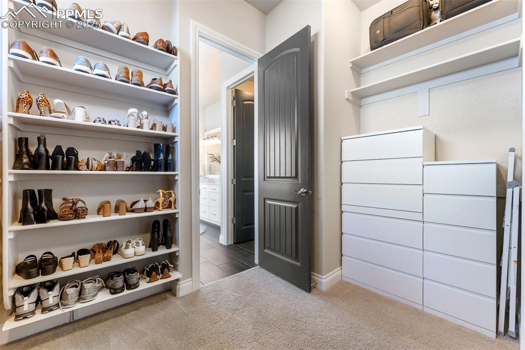 Image 26 of 50: Great amount of space for storage 