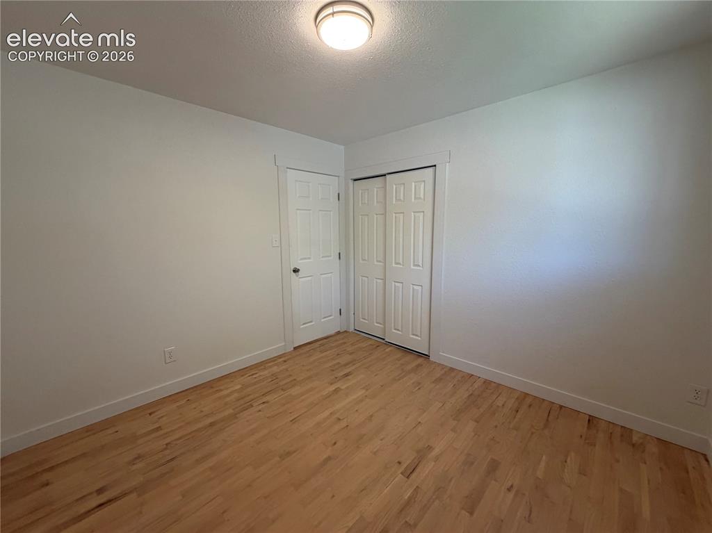Image 11 of 27: Bedroom