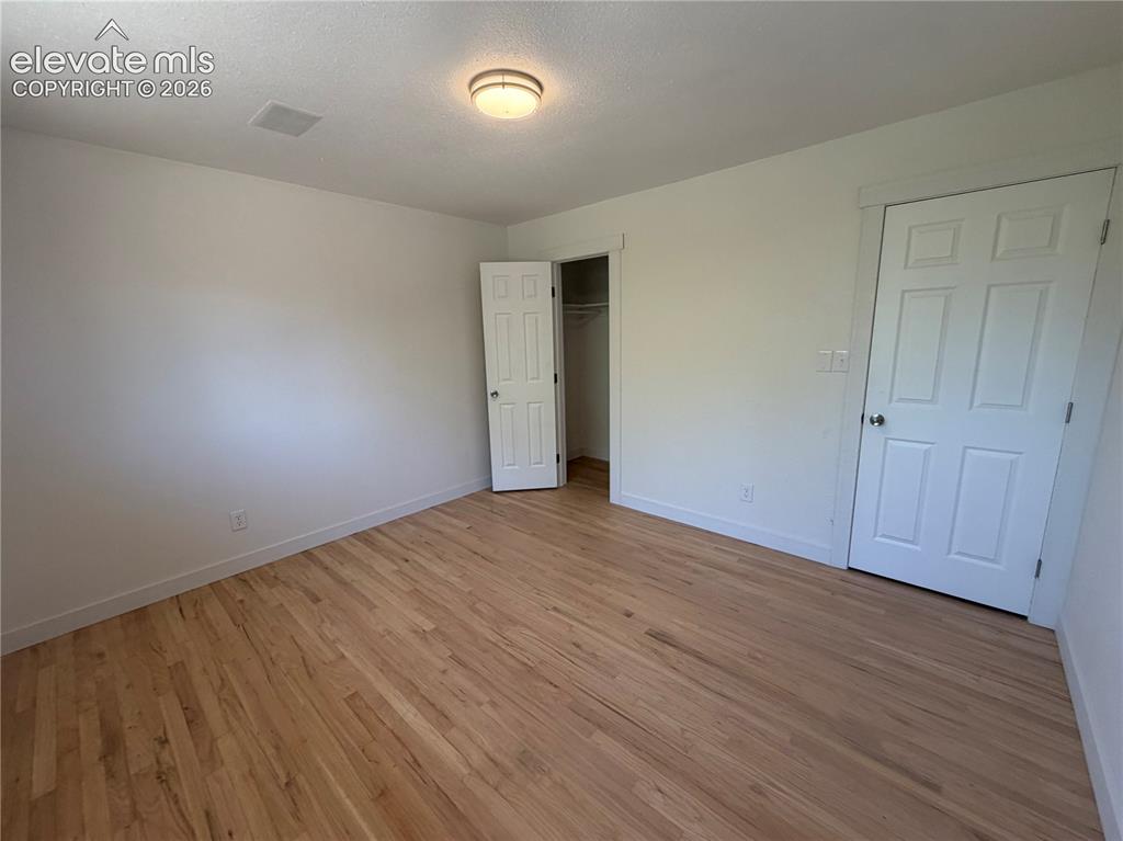 Image 16 of 27: Bedroom