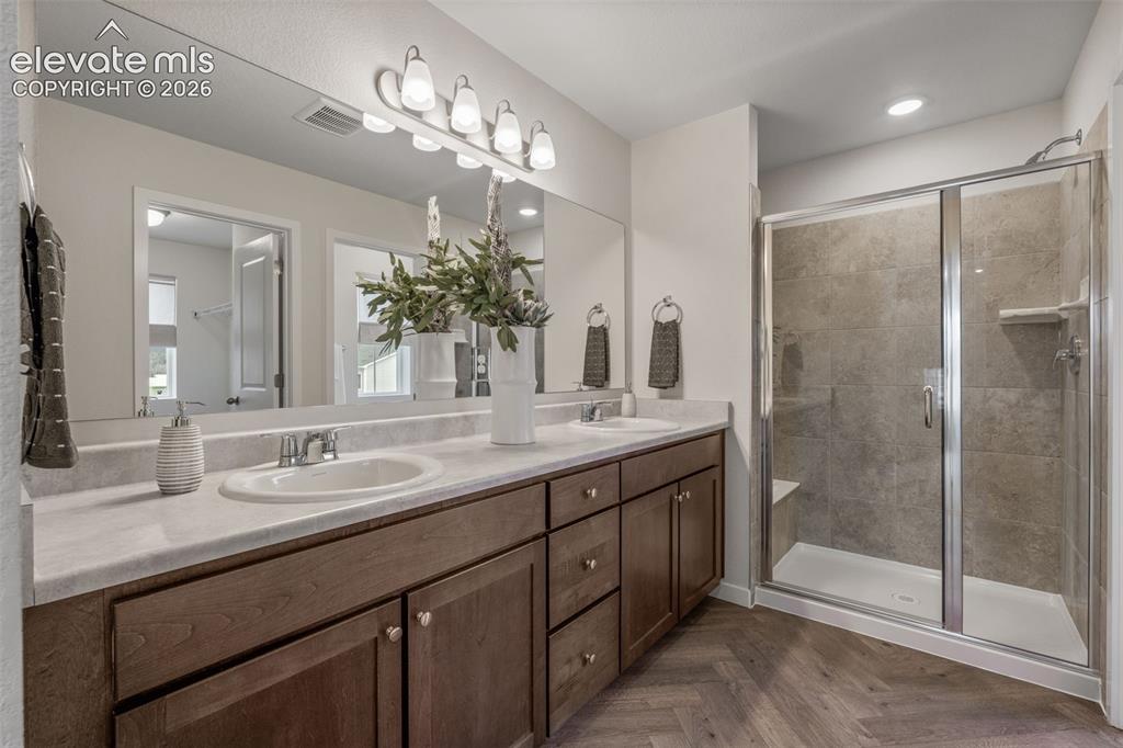 Image 15 of 20: *photo of previous model home of the same floorplan*