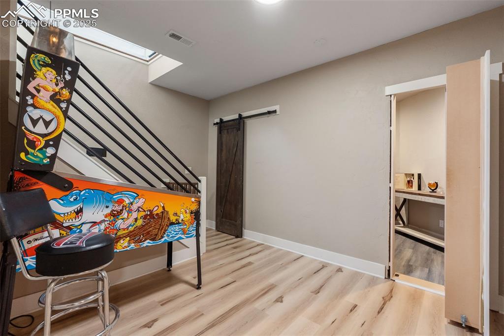 Image 30 of 50: Bonus Room