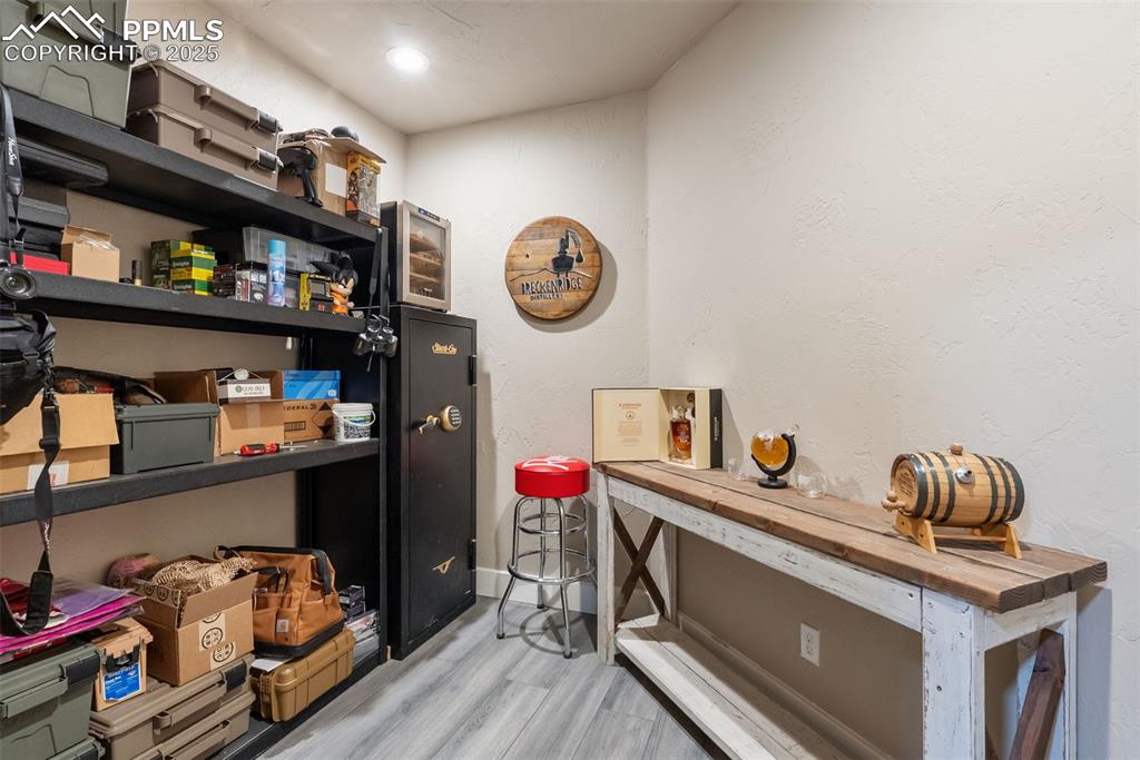 Image 31 of 50: Bonus Room