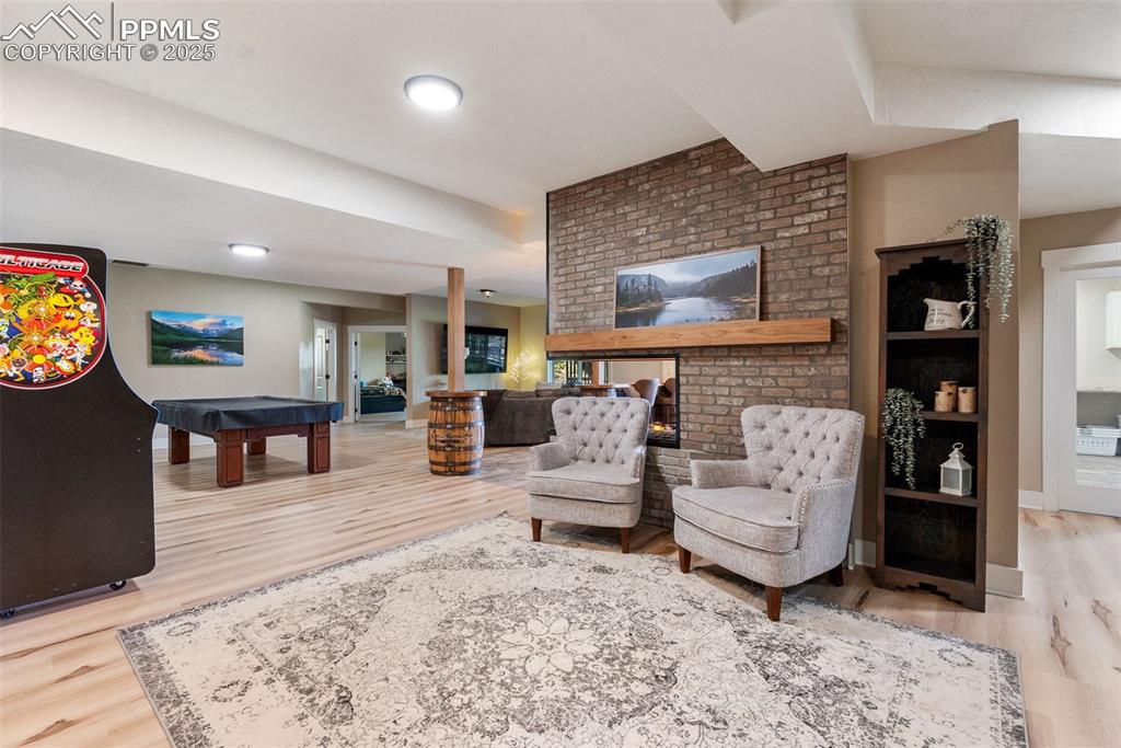 Image 33 of 50: Family Room