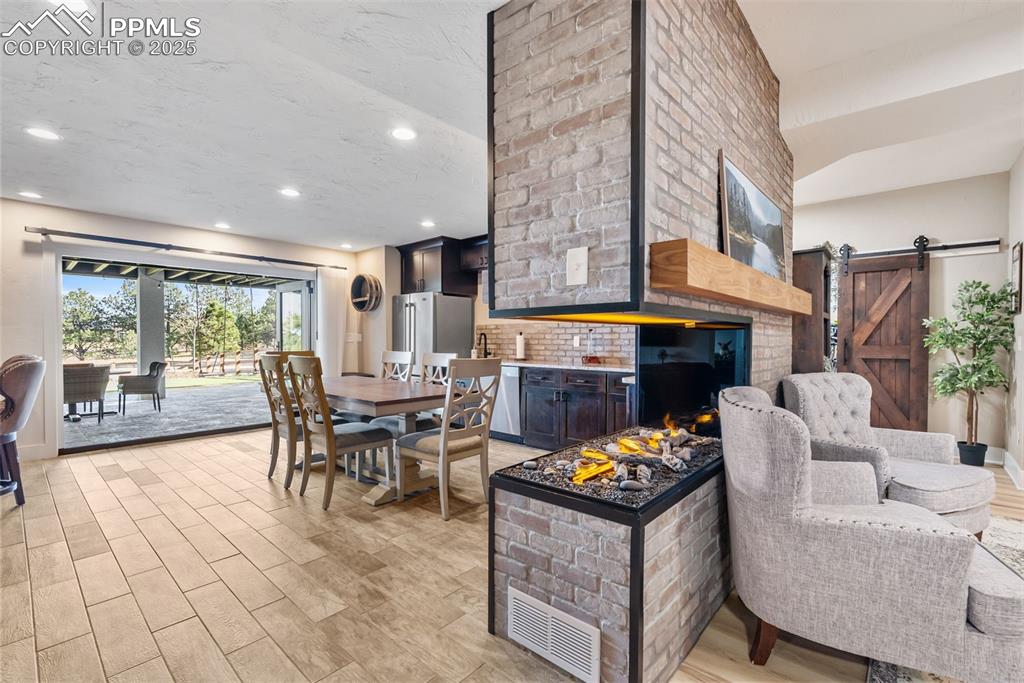 Image 35 of 50: Steam