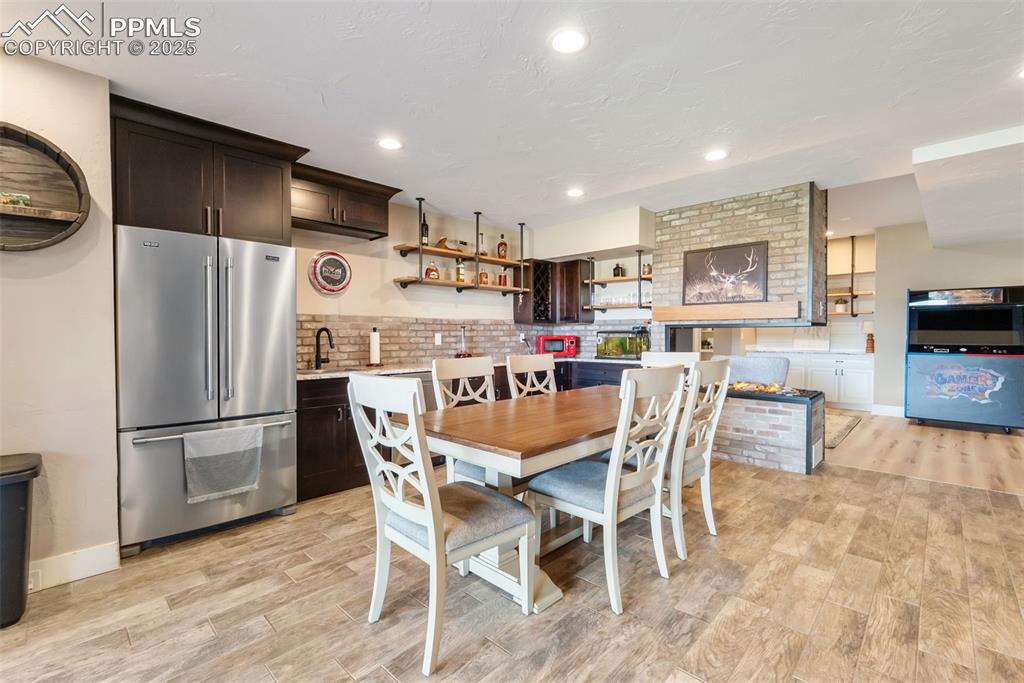 Image 36 of 50: Dining Area