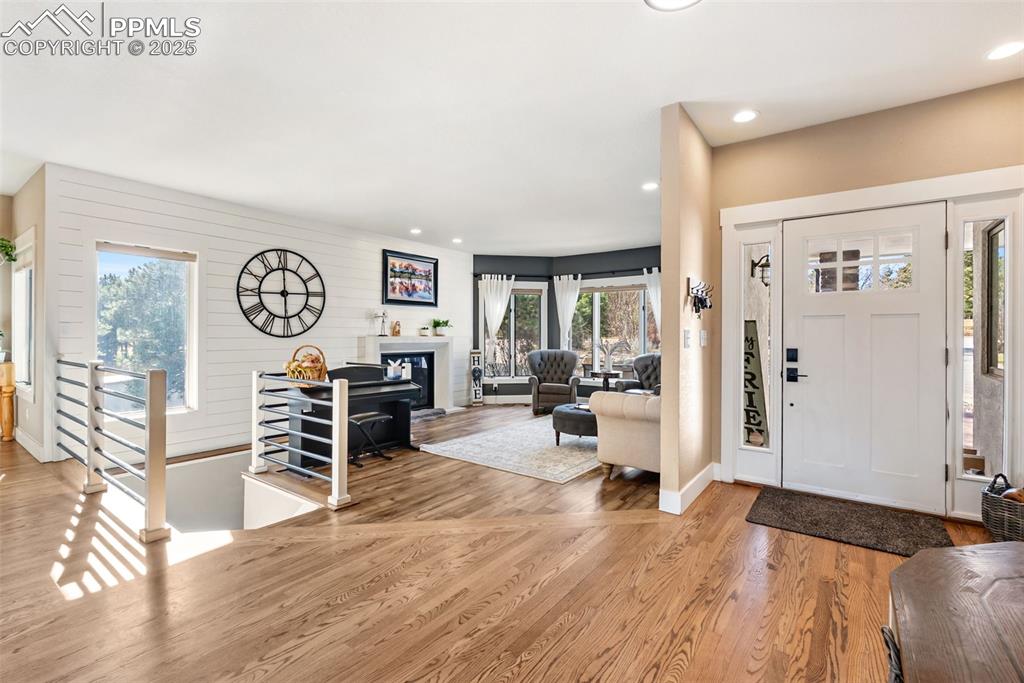 Image 5 of 50: Entry