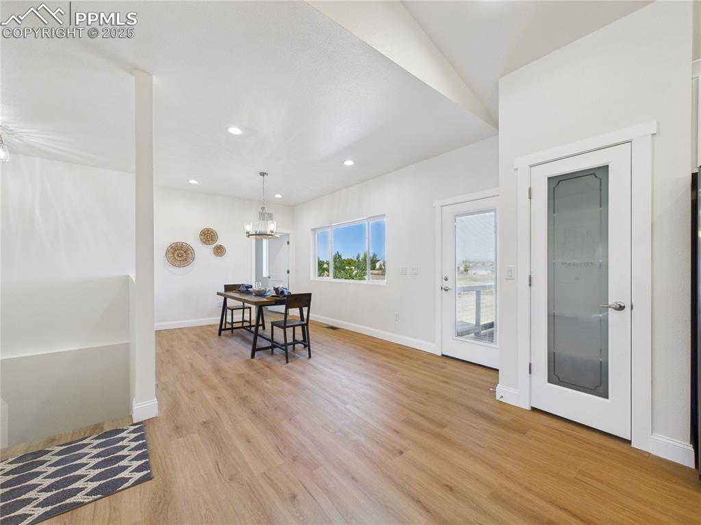 Image 15 of 39: Dining Area