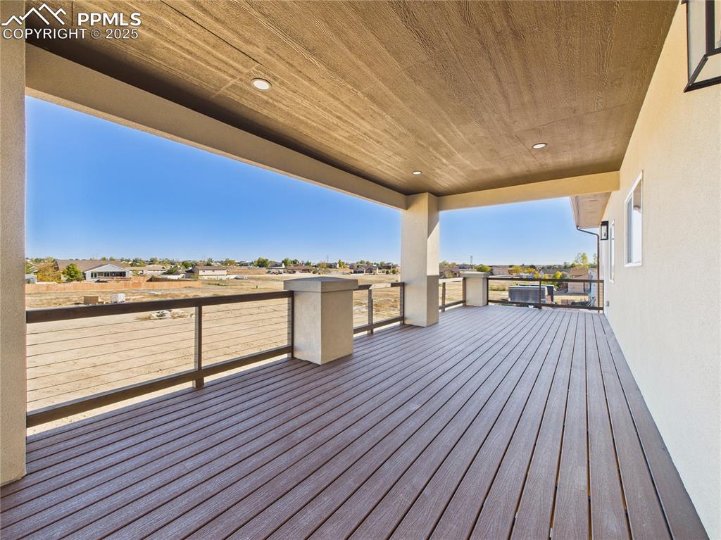 Image 36 of 39: Deck