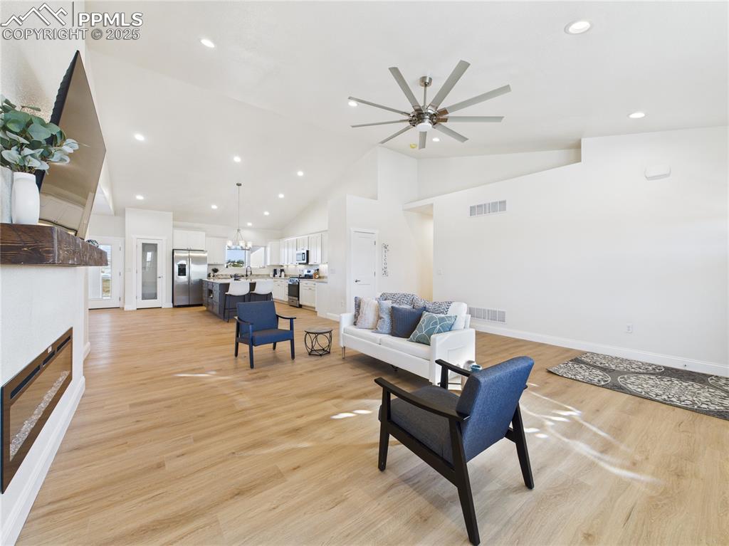 Image 7 of 39: Living Room