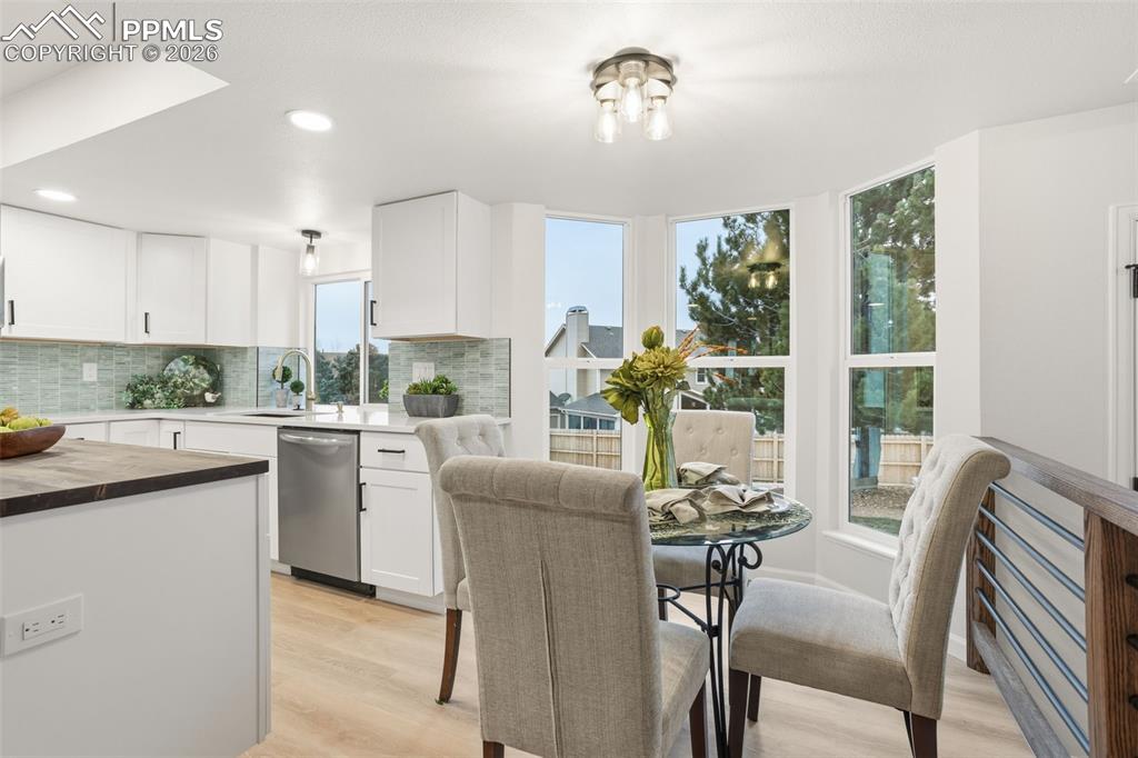 Image 16 of 46: Bright Eat-In Kitchen