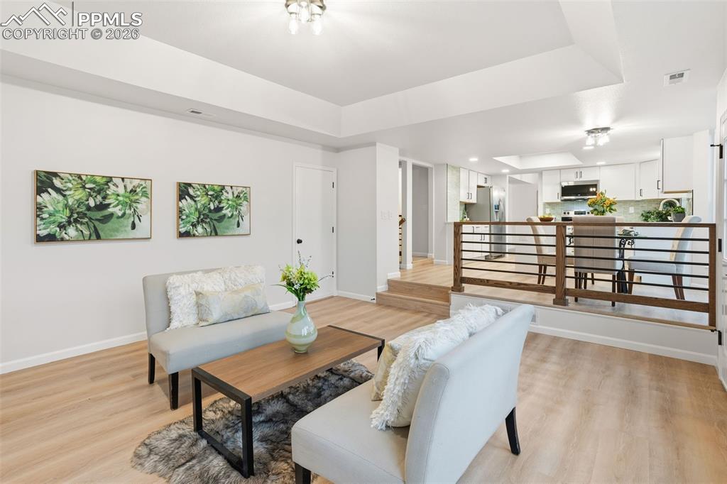 Image 19 of 46: Versatile Gathering Space