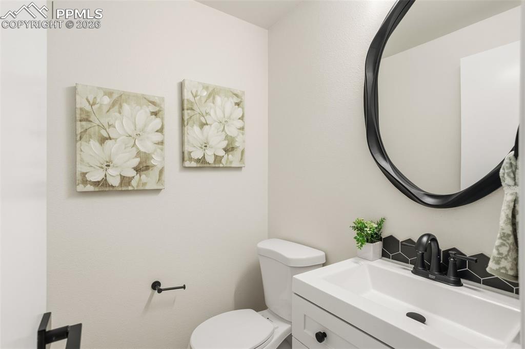 Image 21 of 46: Stylish Powder Bath