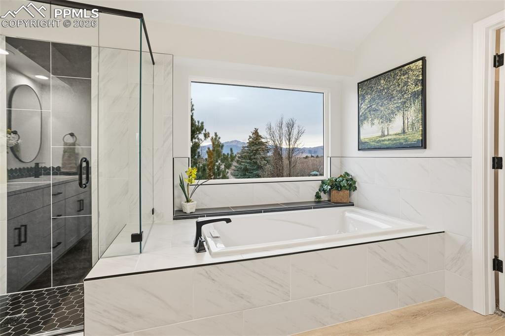 Image 30 of 46: Colorado Living at it