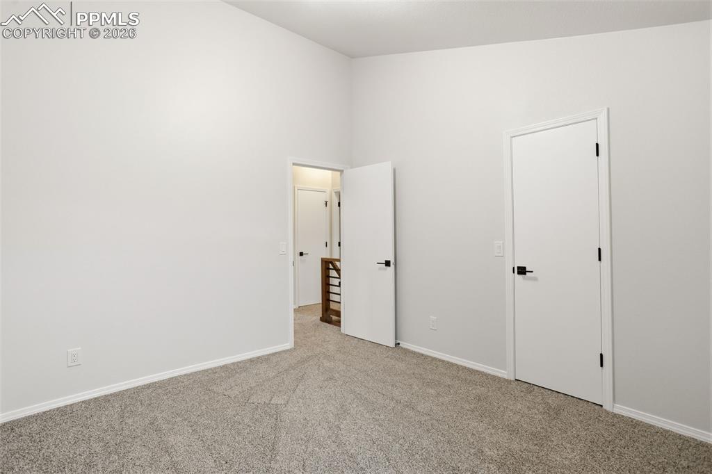 Image 32 of 46: Bedroom