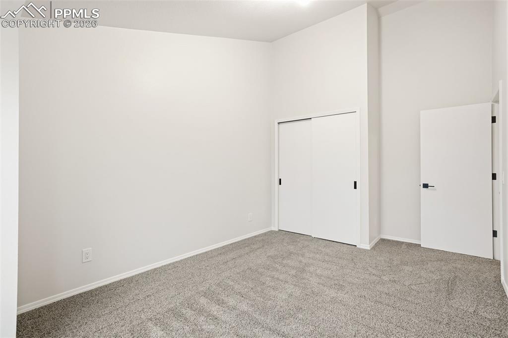 Image 34 of 46: Bedroom