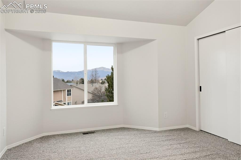 Image 37 of 46: Bedroom