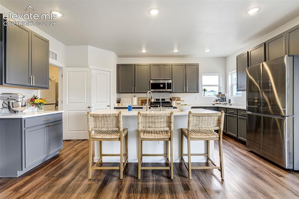 Image 11 of 50: Kitchen