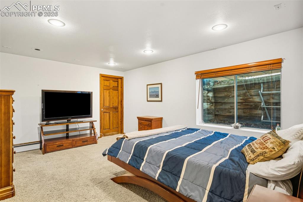 Image 36 of 45: Bedroom