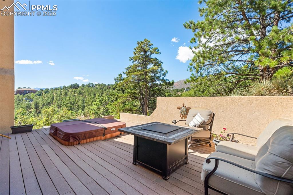 Image 38 of 45: Deck