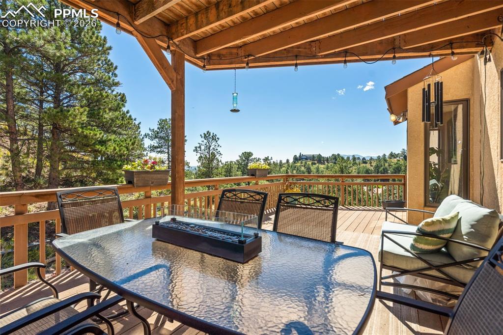 Image 39 of 45: Deck