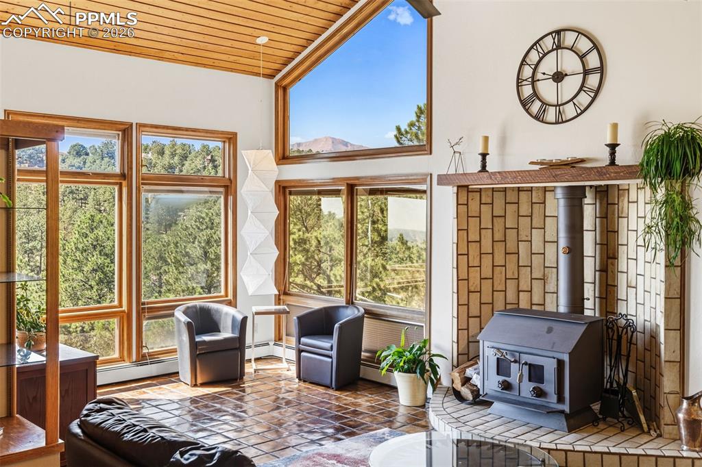 Image 5 of 45: Sun Room