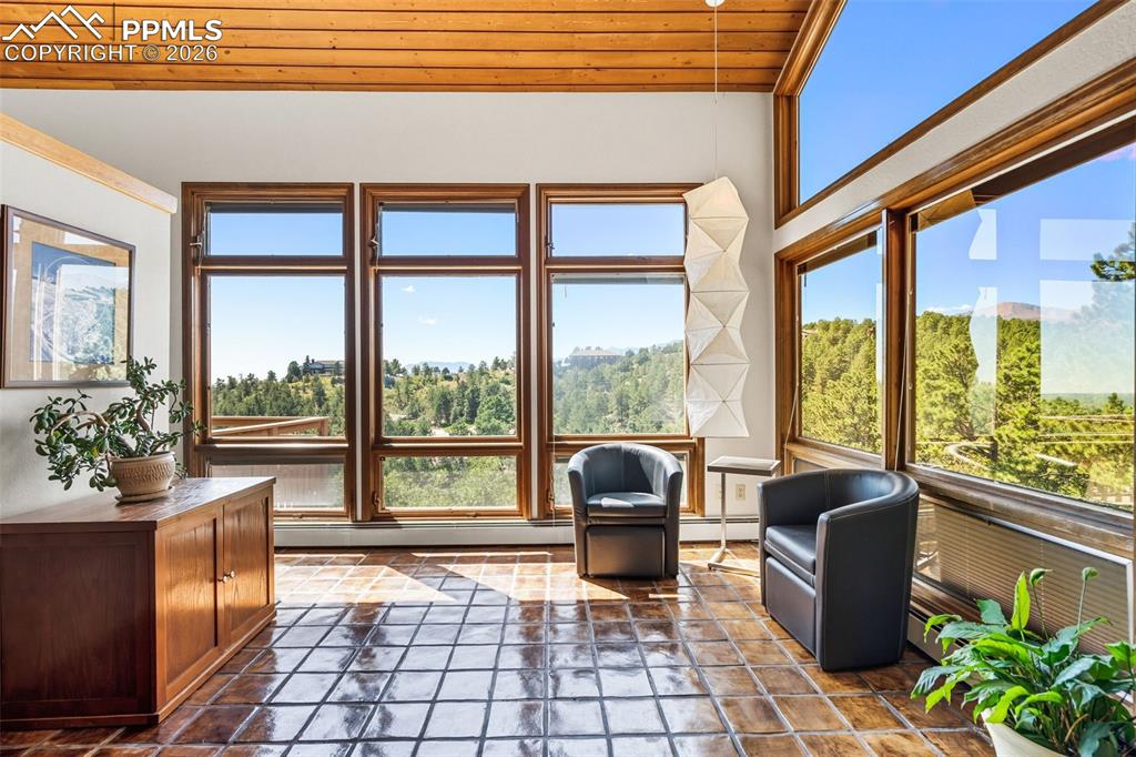 Image 6 of 45: Sun Room