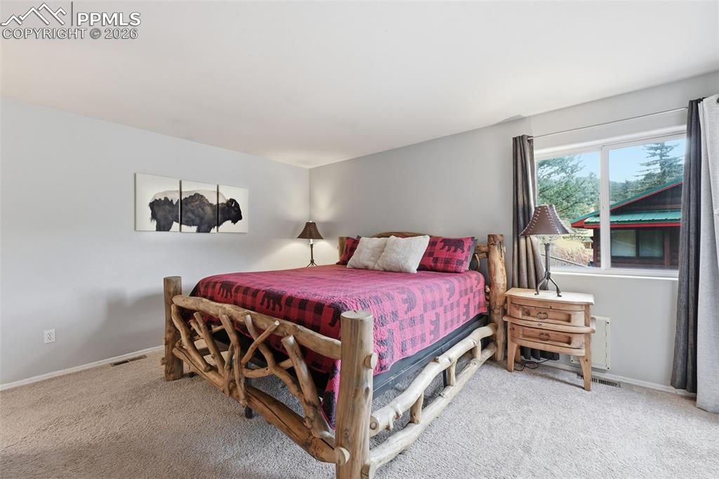 Image 17 of 35: Bedroom